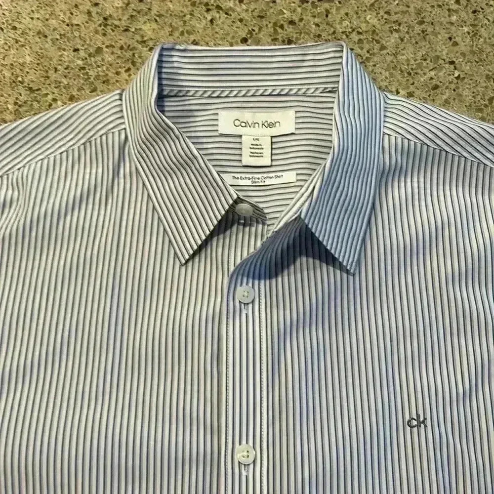 Calvin Klein extra Fine Cotton Dress Shirt. Size L